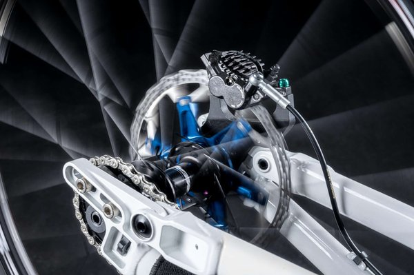 How to Optimize Your Car's Brake System with Performance Rotors and Pads?