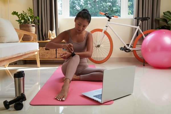 How to Use GPS Tracking for Monitoring and Improving Performance in Field Sports?